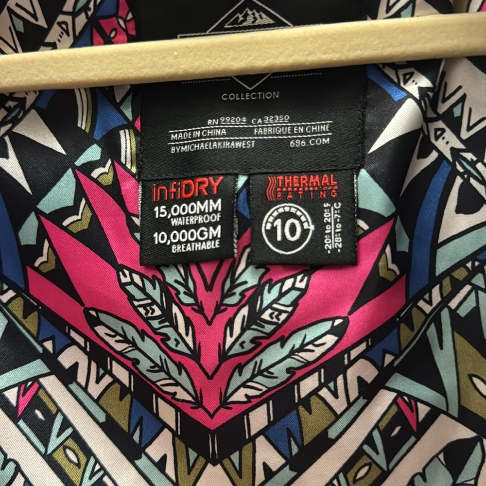 686 Authentic Runway Insulated Jacket Women's - Picture 8 of 8